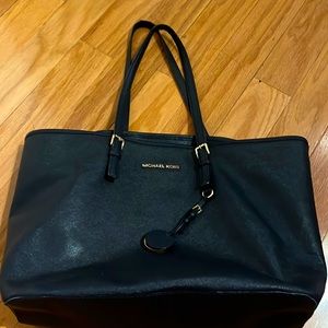 Michael Kors Jet Set Tote Navy